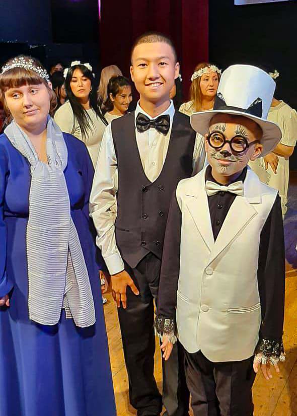 Занятия арт-терапии в школе Мұғалім