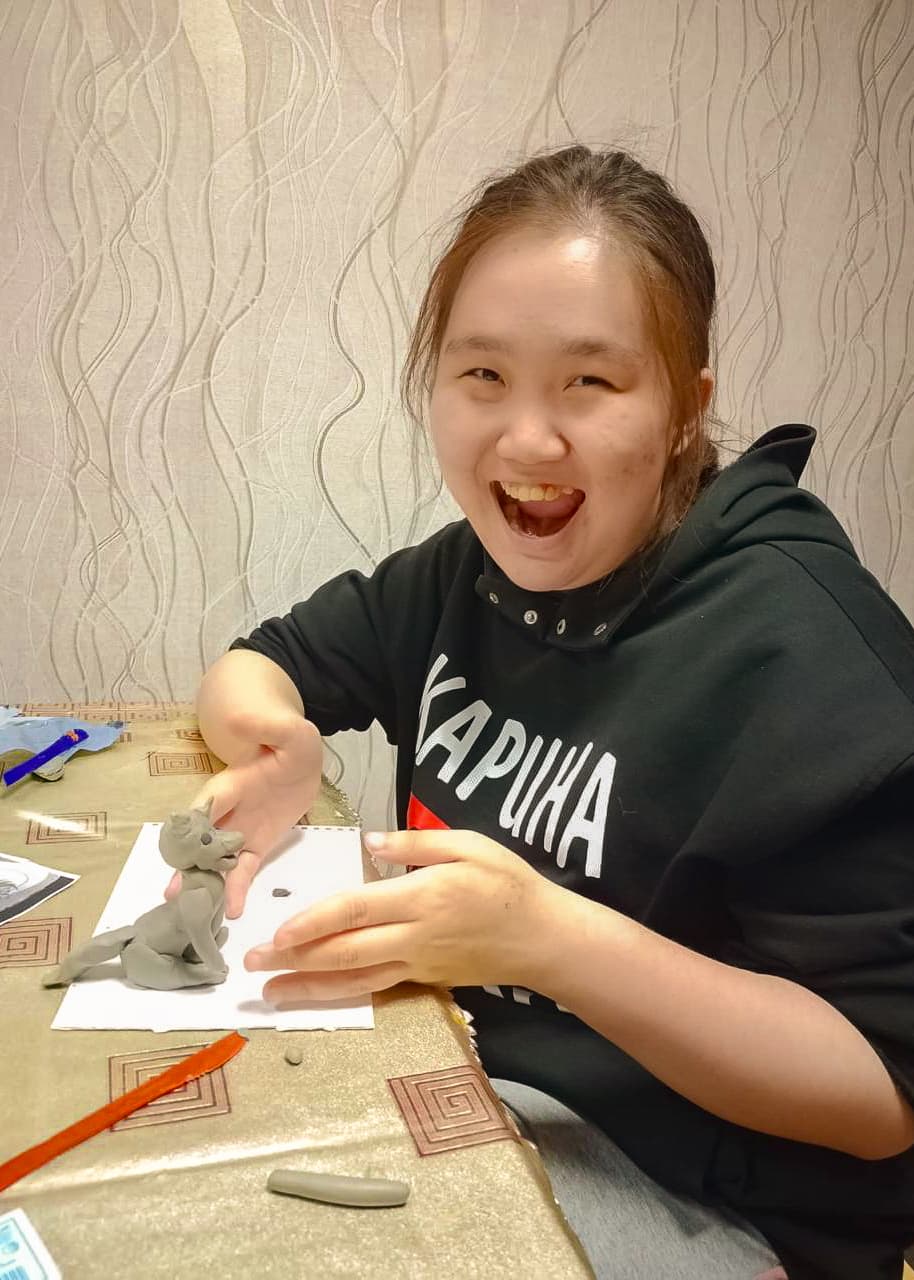 Занятия арт-терапии в школе Мұғалім